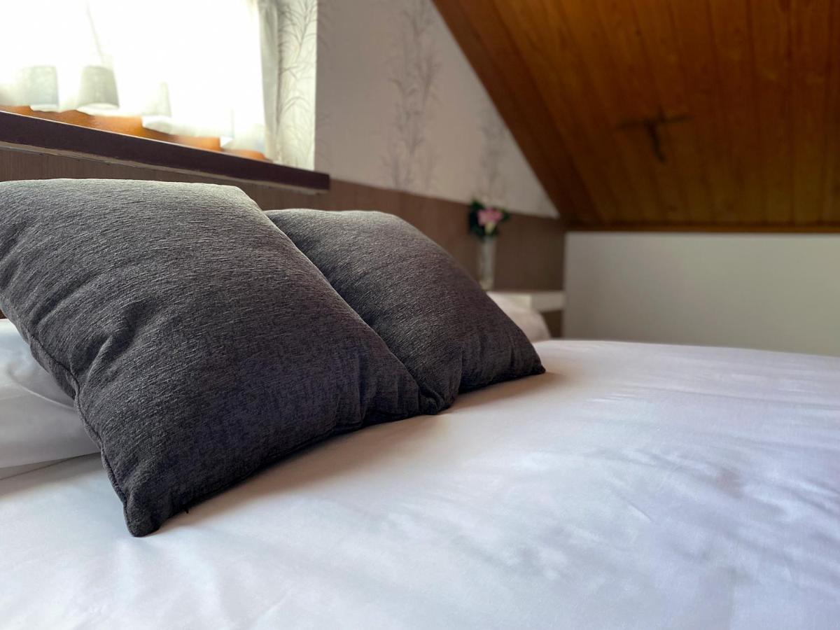 Hotel Avelina Onís Kültér fotó