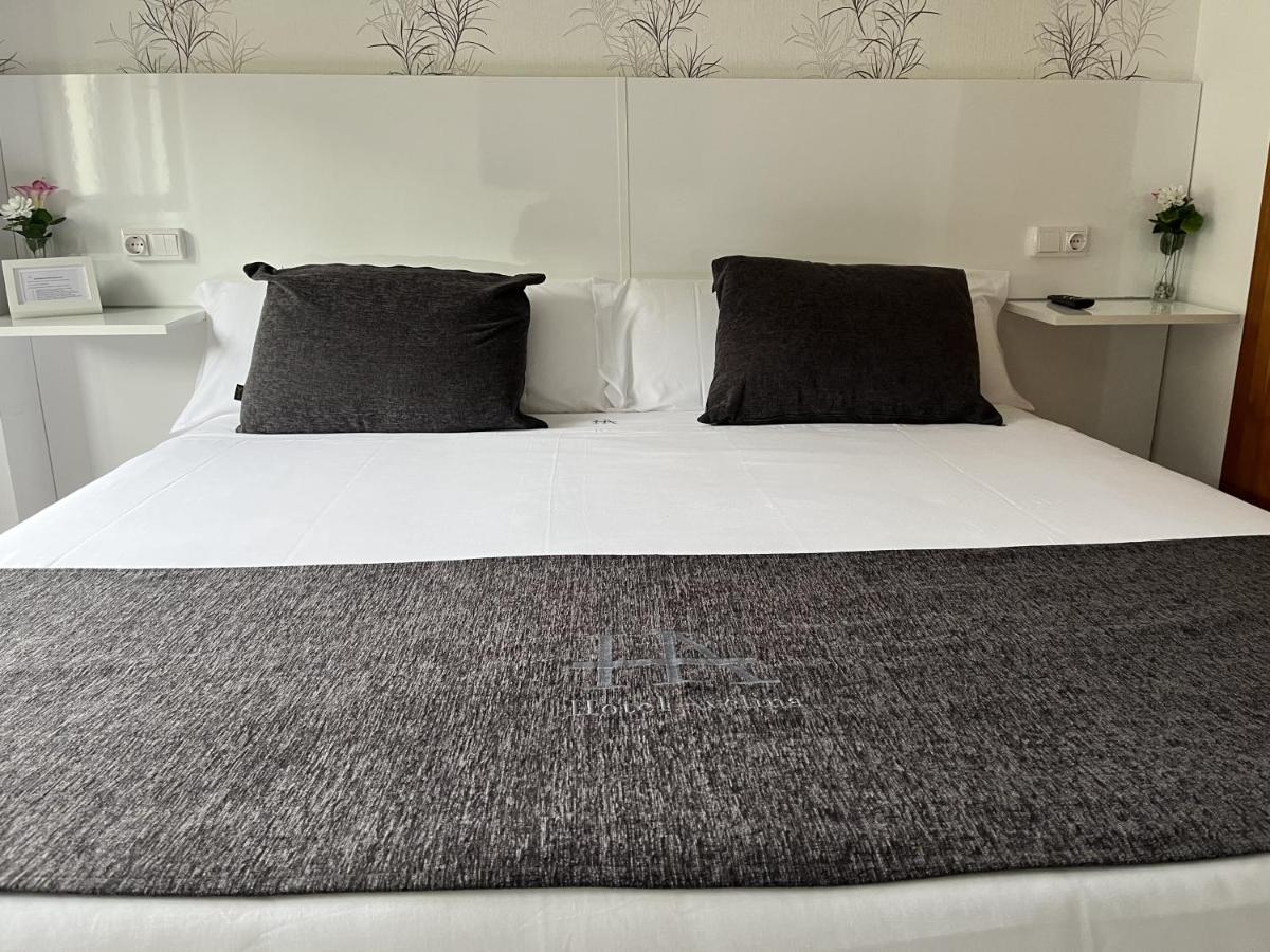 Hotel Avelina Onís Kültér fotó
