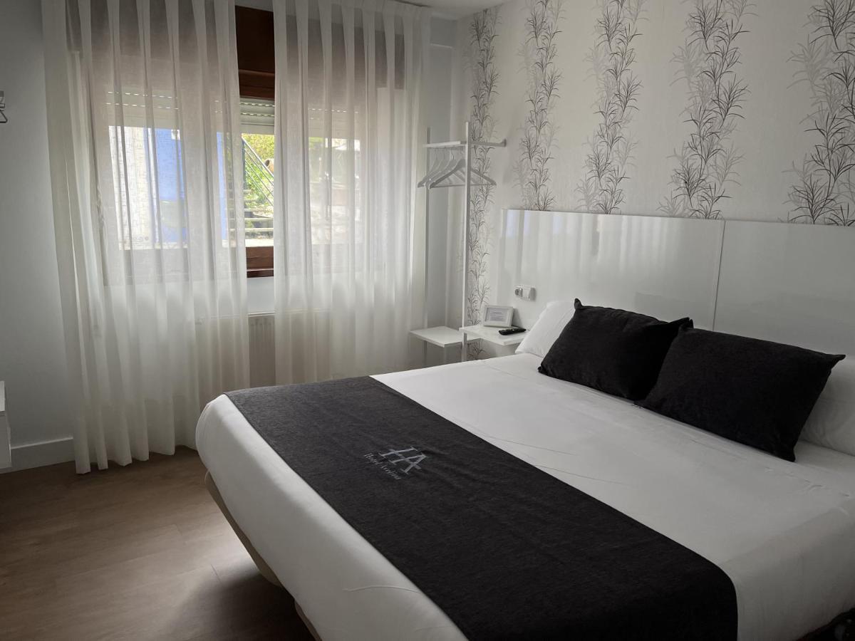 Hotel Avelina Onís Kültér fotó