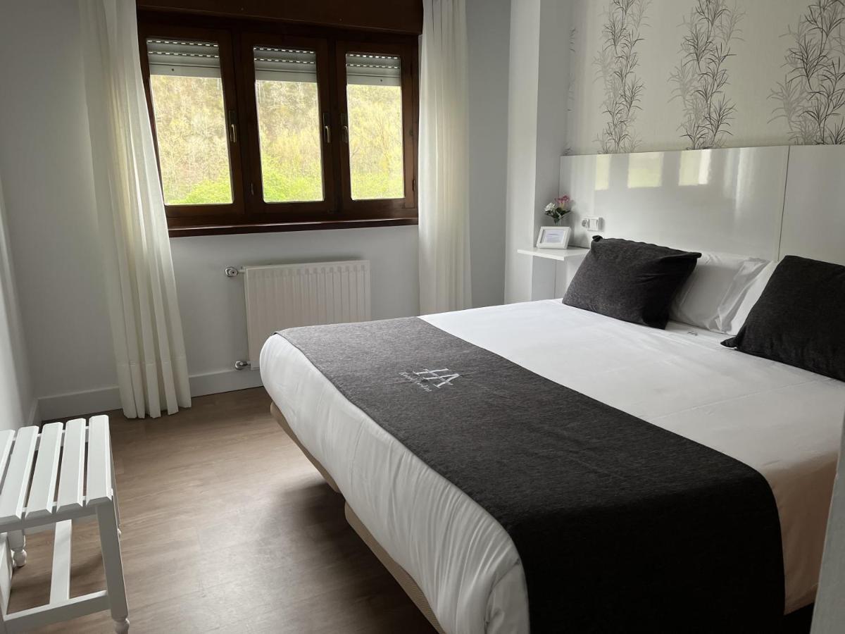 Hotel Avelina Onís Kültér fotó