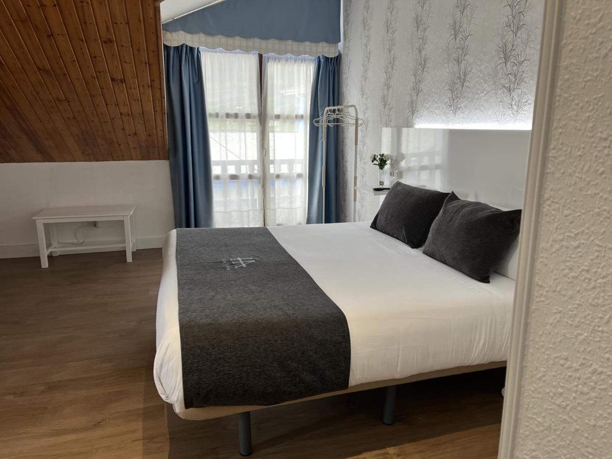 Hotel Avelina Onís Kültér fotó
