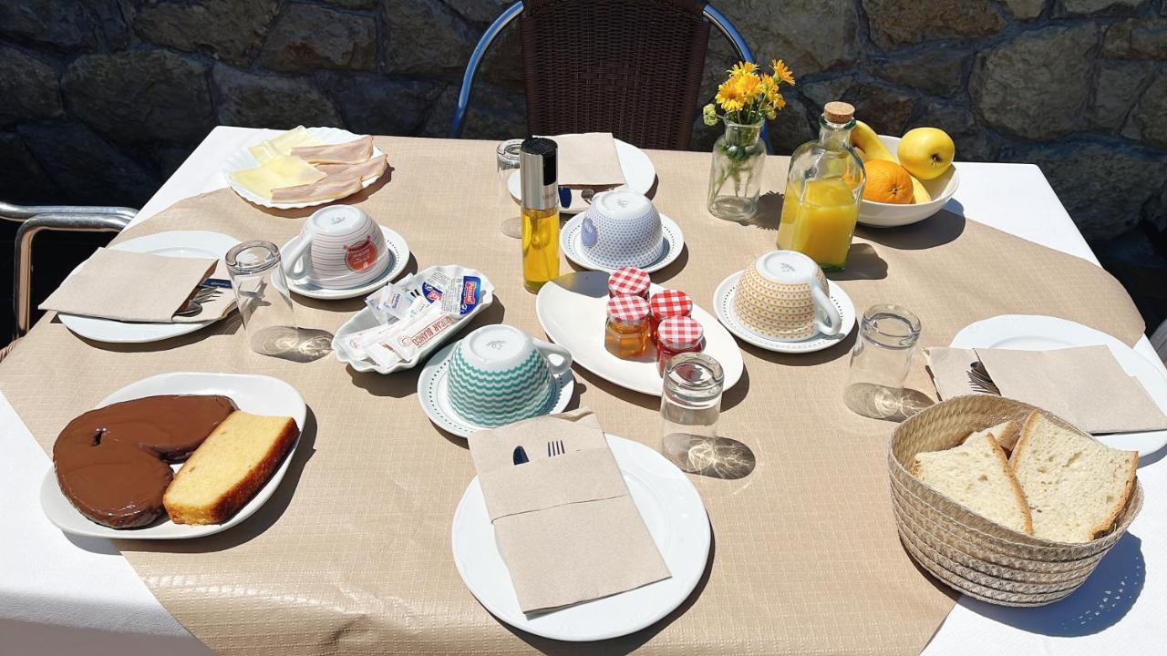 Hotel Avelina Onís Kültér fotó